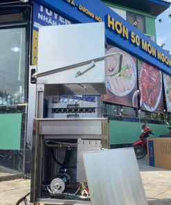 bàn giao máy rửa bát công nghiệp cửa sập cho khách hàng